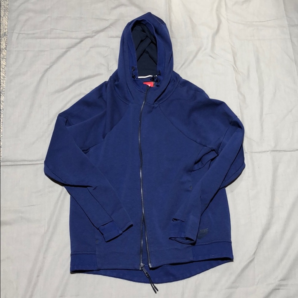 Nike Woman’s zip up hoodie
